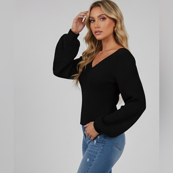 Black Lantern Sleeve V Neck Rib-knit Tee - Picture 4 of 8